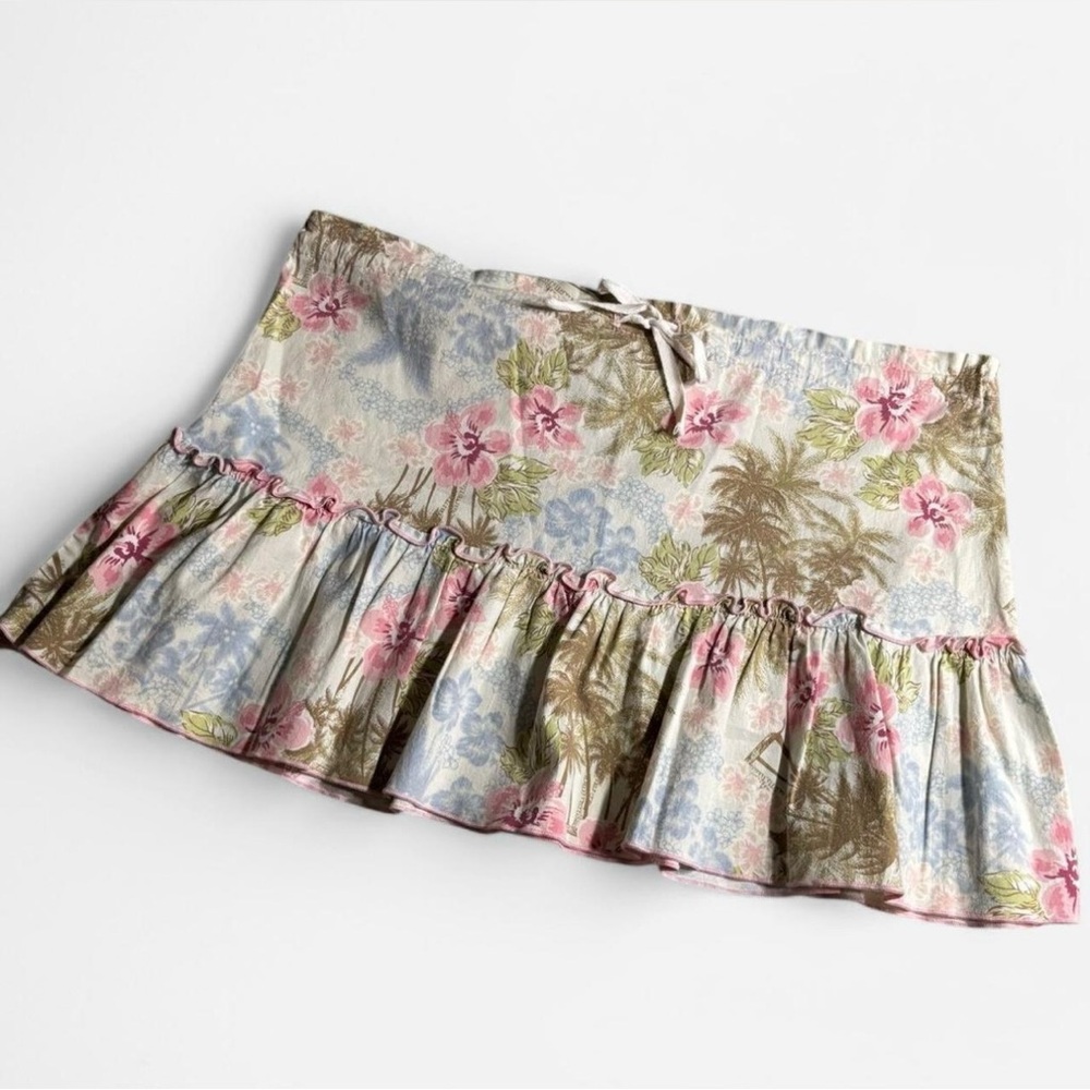 Hawaiian floral mini skirt